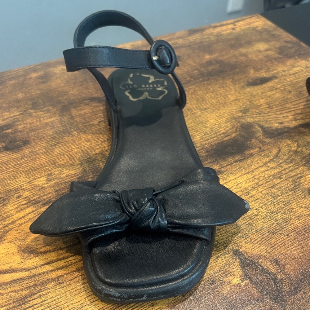 Ted Baker London Black Leather Bow Sandals Size 6